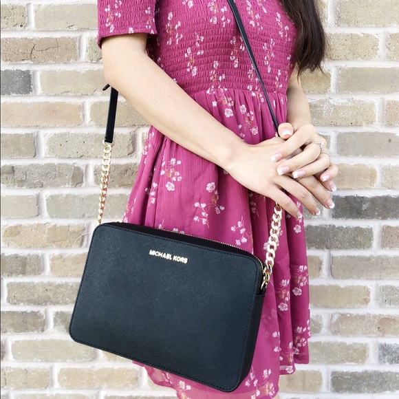 👜💕Michael Kors Large Crossbody Black Saffiano - Picture 2 of 5